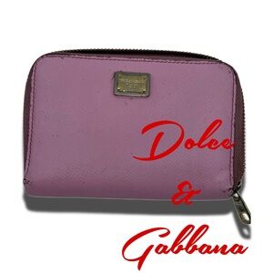 AUTHENTIC DOLCE & GABBANA
Small Dauphine Zip Around Wallet Violet